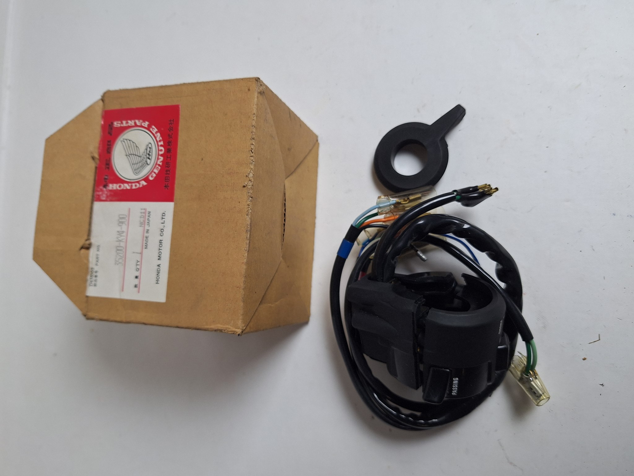 Picture of SW ASSY,WINKER  35200-KY4-900